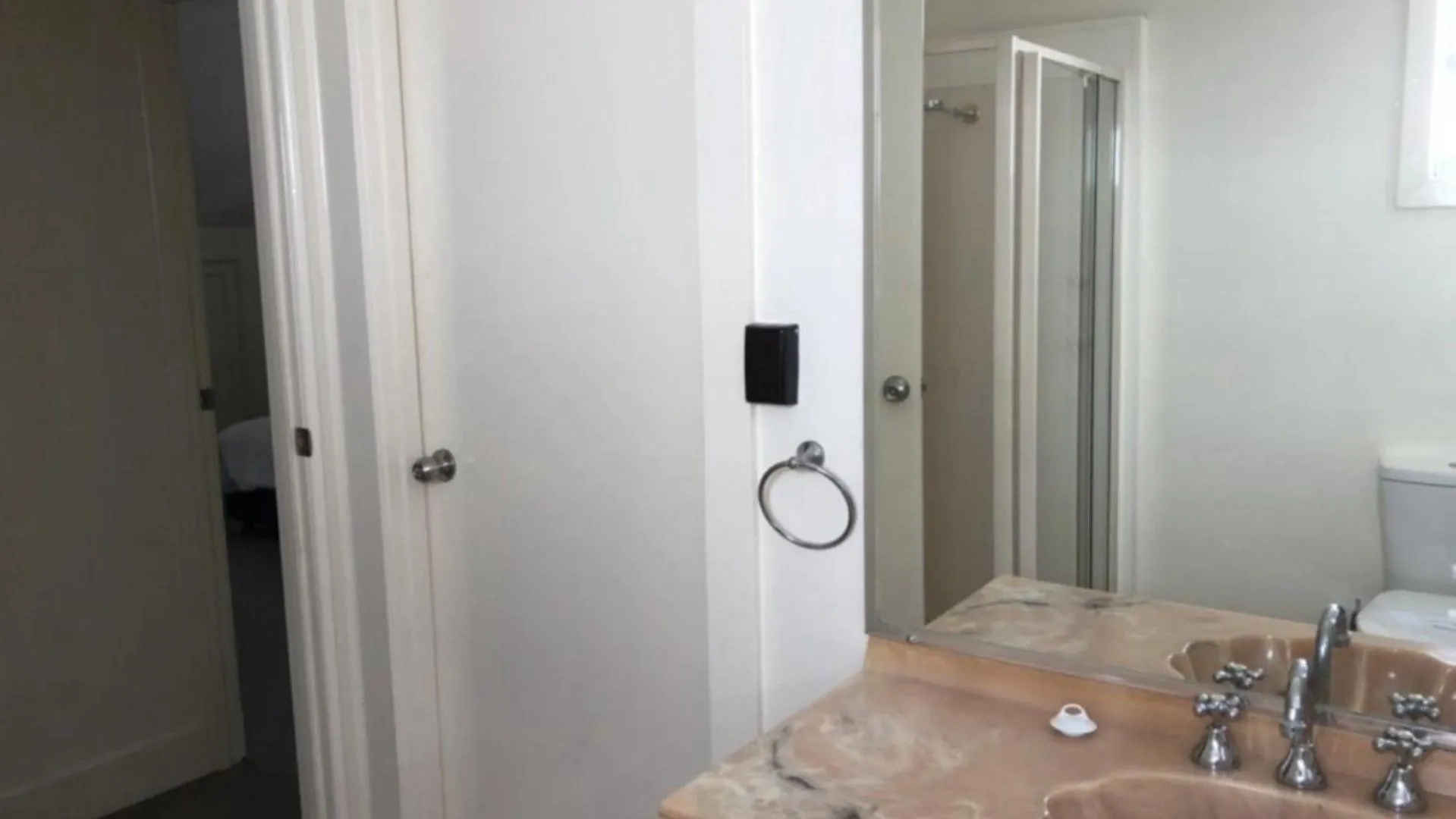Lake House Kawana Waters Holiday home